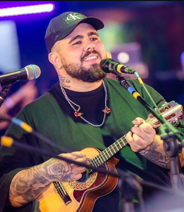 Ex-vocalista do Katinguelê, Guilherme Taliatti se apresenta no Kairós Bar em Araraquara no dia 18 de janeiro