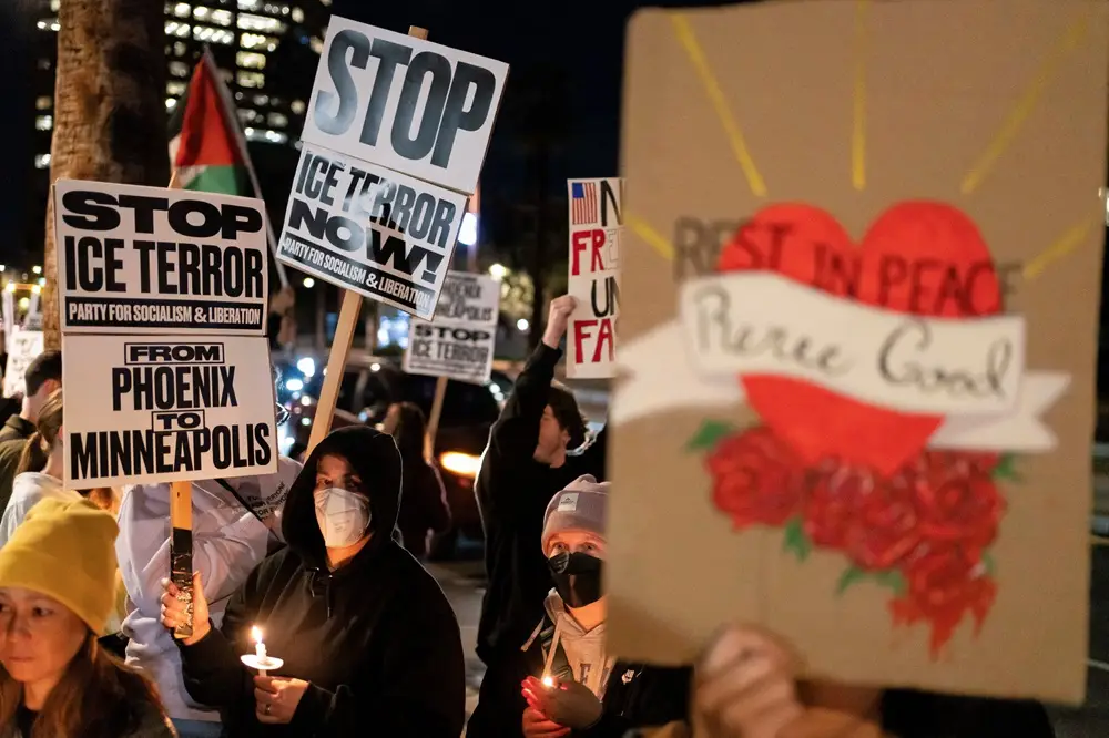 Protestos se espalham pelos EUA contra o ICE após morte de americana em Minneapolis