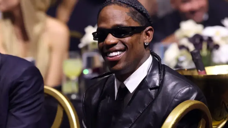 Travis Scott reconhece Kid Cudi como inspiração para sua carreira no rap