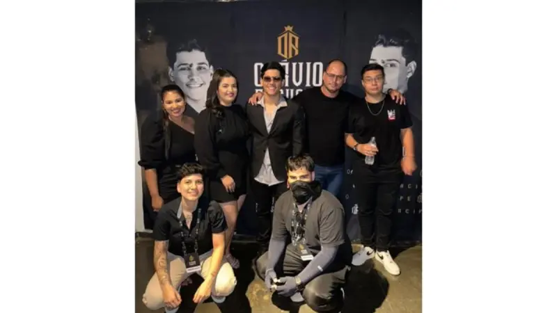 Otávio Augusto ganha destaque nas redes sociais e na cena sertaneja