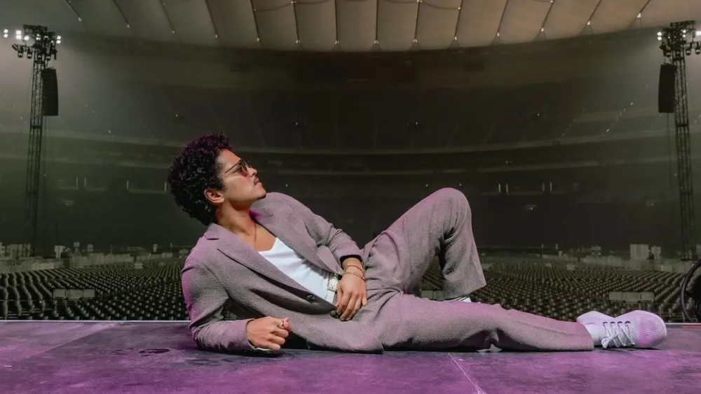 Bruno Mars amplia The Romantic Tour com mais de 30 novas datas em 2026