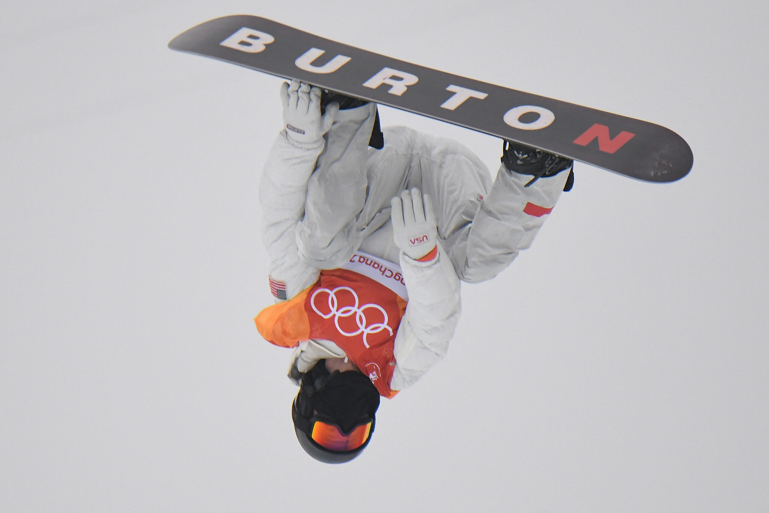 Campeão olímpico de snowboard Ayumu Hirano sofre fraturas antes dos Jogos de Inverno