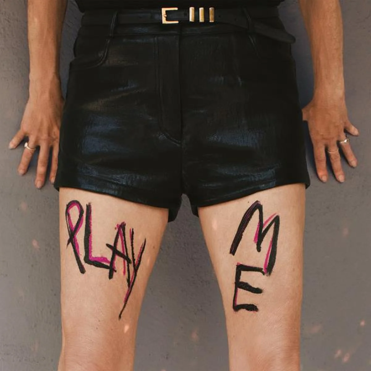 Kim Gordon anuncia lançamento do terceiro álbum solo “Play Me” para 13 de março