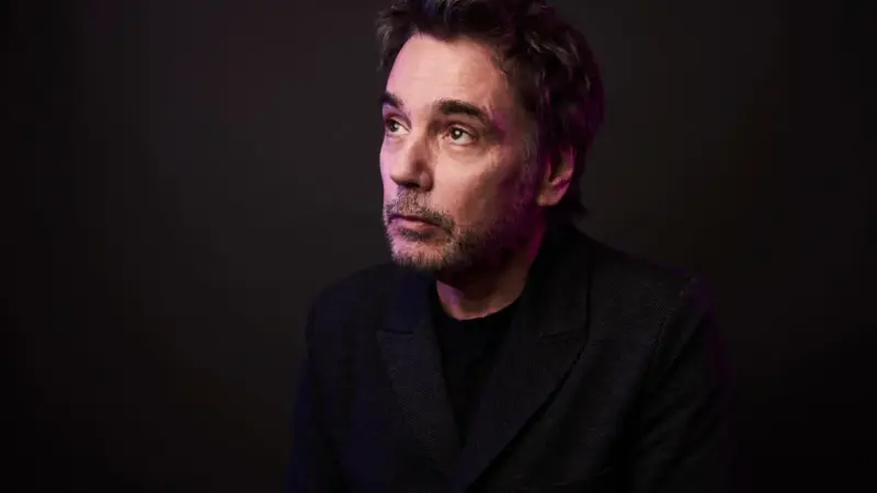 Jean-Michel Jarre relembra Ron McNair e solo de sax cancelado após tragédia do Challenger