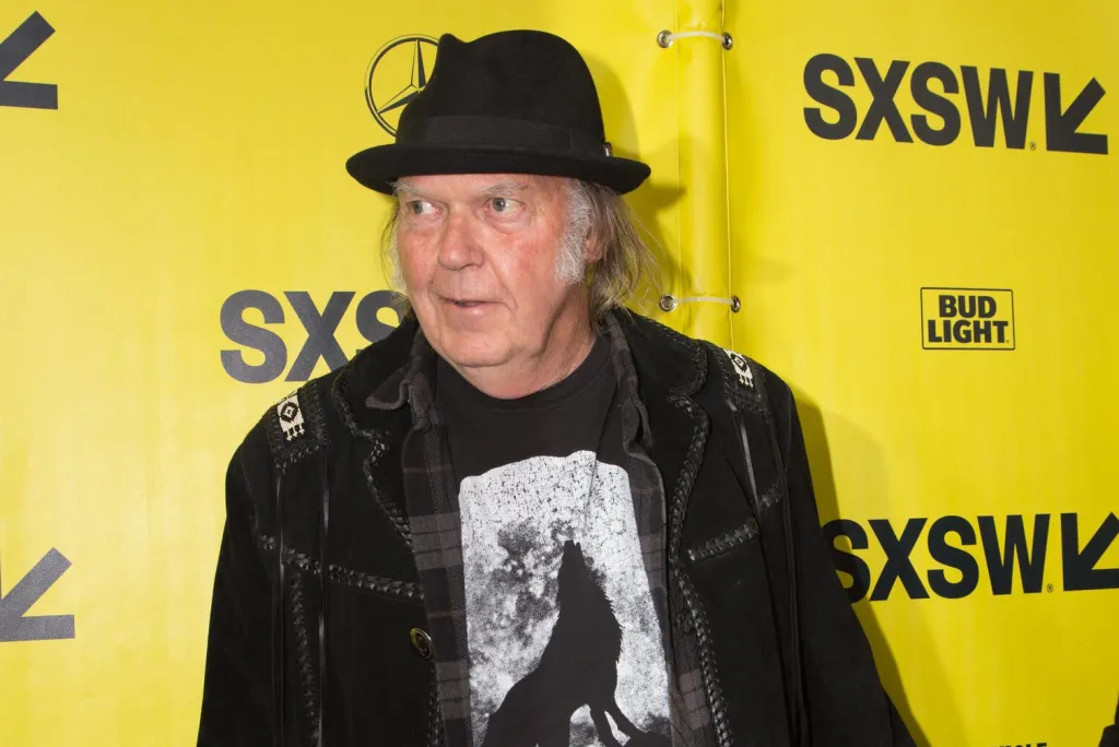 Neil Young oferece acesso gratuito ao seu acervo musical para a Groenlândia