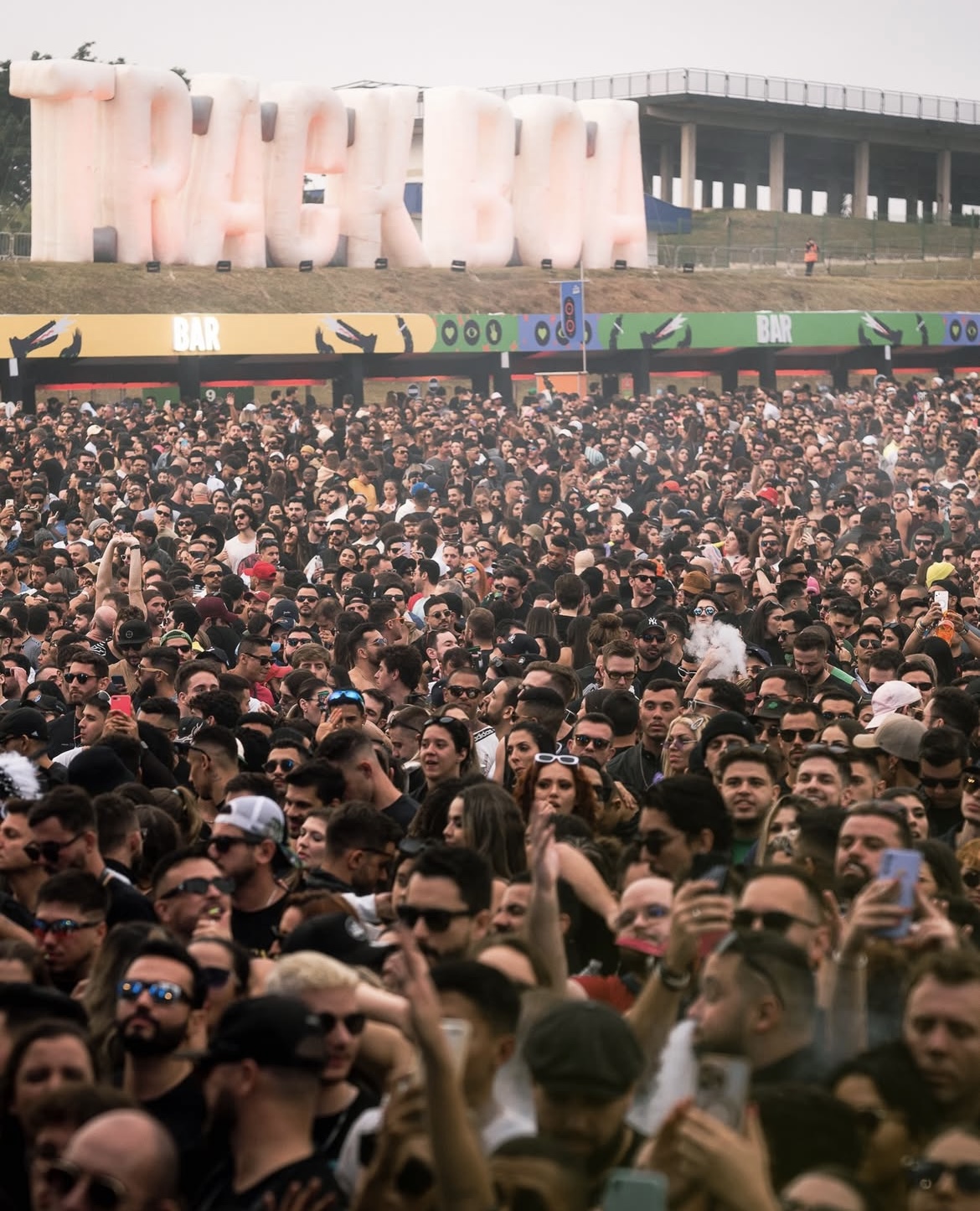 Sete festivais de música eletrônica agitam o Brasil em 2026