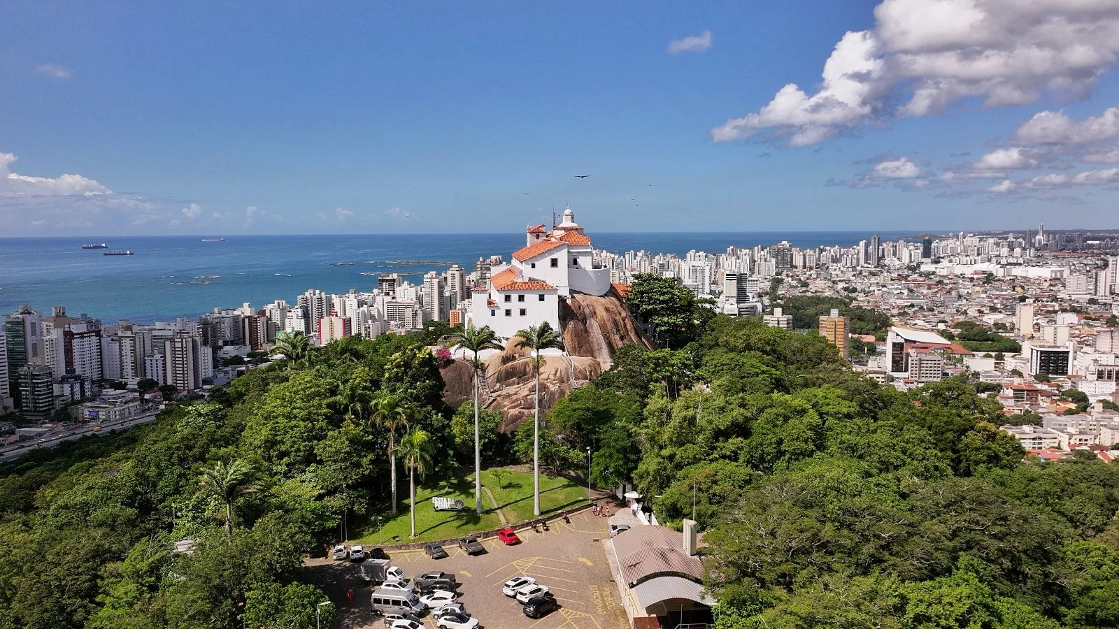Drones capturam beleza aérea de ícones do Espírito Santo
