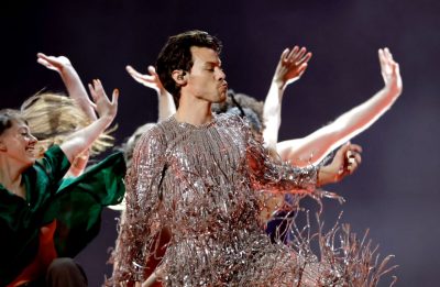 Harry Styles bate recorde de shows no Estádio de Wembley com 12 apresentações