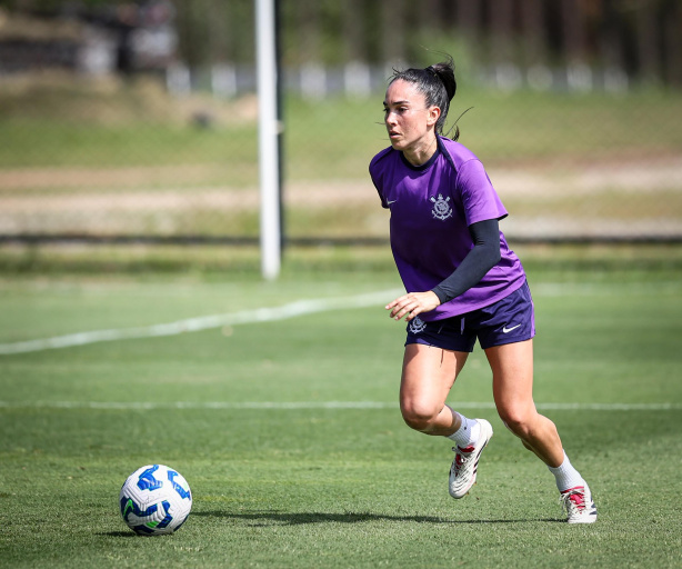 Descubra experiente, campeã da libertadores e auge no rival: conheça agustina barroso, reforço das brabas