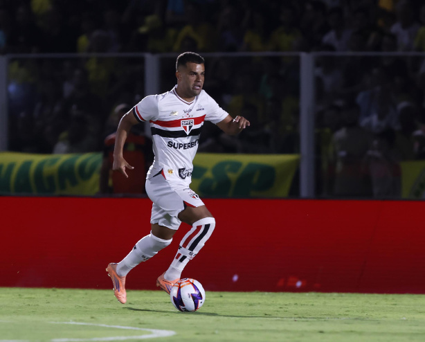 Corinthians mira volante Alisson após jogador ficar fora de partida do Paulistão