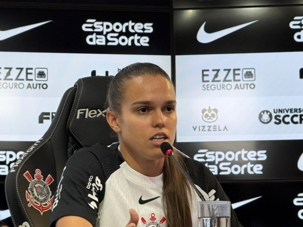 Ana Vitória é apresentada pelo Corinthians e projeta rodízio em 2026