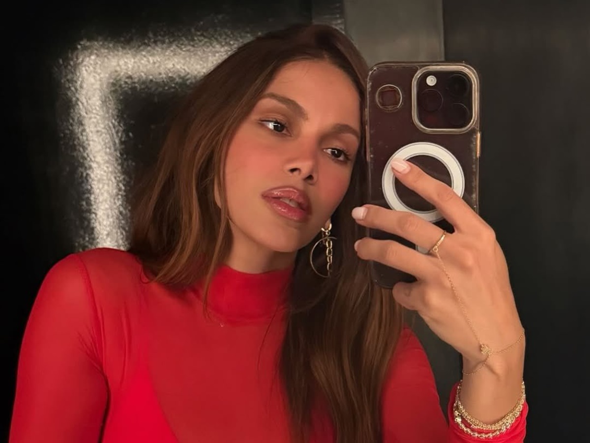 Assessoria de Anitta nega processo contra farmacêutica e confirma impasse jurídico