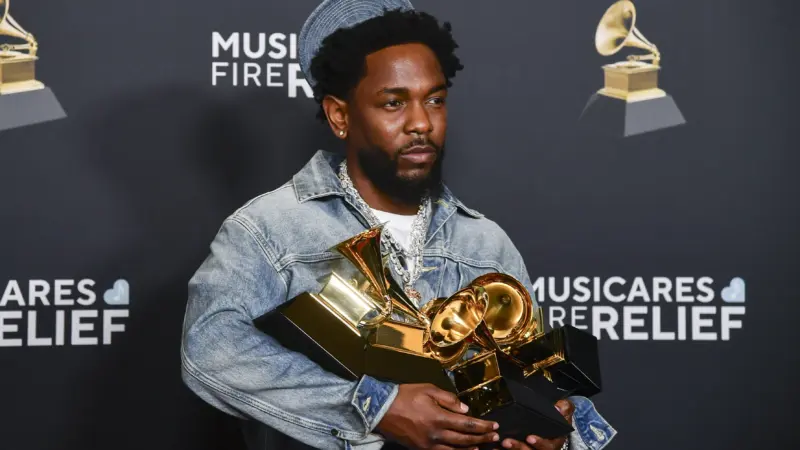 Grammy 2026 terá disputa acirrada entre Lady Gaga, Bad Bunny e Kendrick Lamar