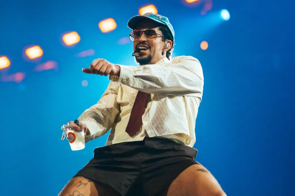 Baile Inolvidable de Bad Bunny assume o topo do Hot Latin Songs