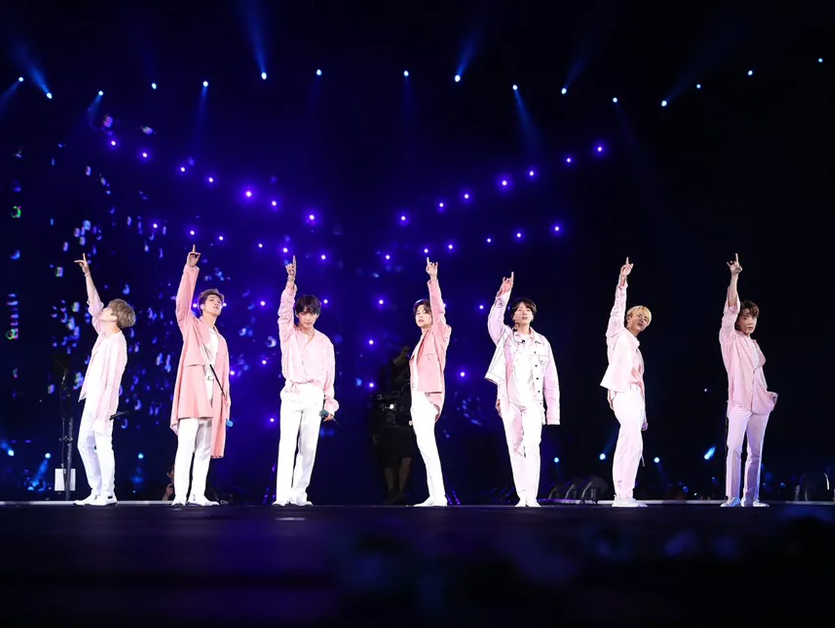 BTS anuncia palco 360° com quatro passarelas para nova turnê
