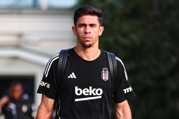 Corinthians confirma contratação do zagueiro Gabriel Paulista