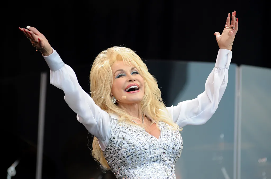 As 25 Melhores Músicas de Dolly Parton, Segundo Críticos