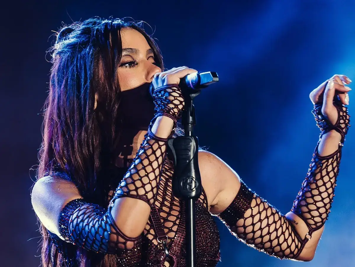 Anitta segue nomes de peso em redes sociais e indica trabalho em novo álbum