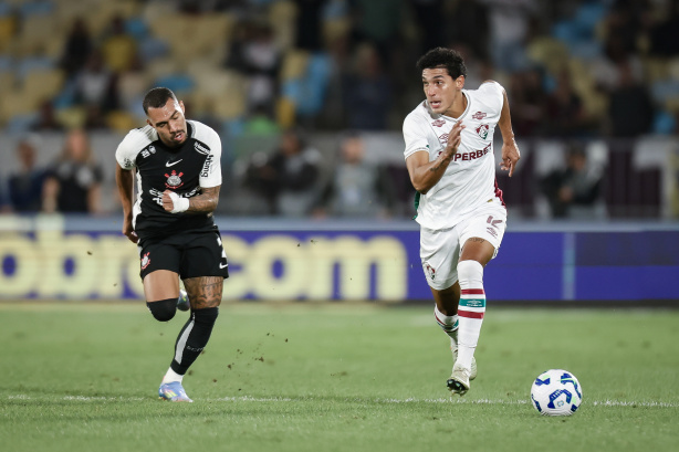 Corinthians consulta o Fluminense por empréstimo de Gabriel Fuentes