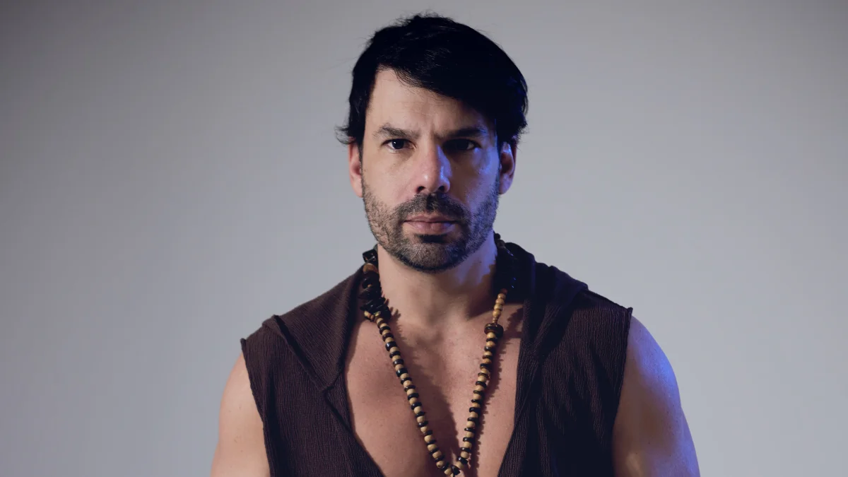 Lipy Adler amplia atuação em teatro, cinema e cena eletrônica