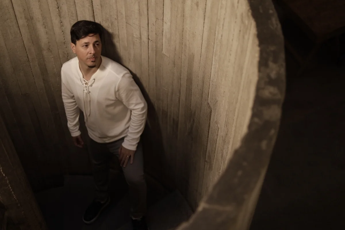 Conectando Salvação Music lança single acústico “Eu Não Vivo Mais Lá”