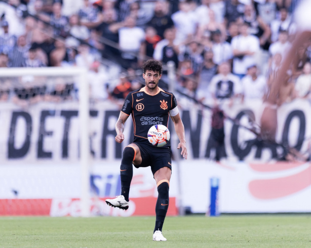 Zagueiro Gustavo Henrique é eleito craque da estreia e celebra fase artilheira da defesa do Corinthians
