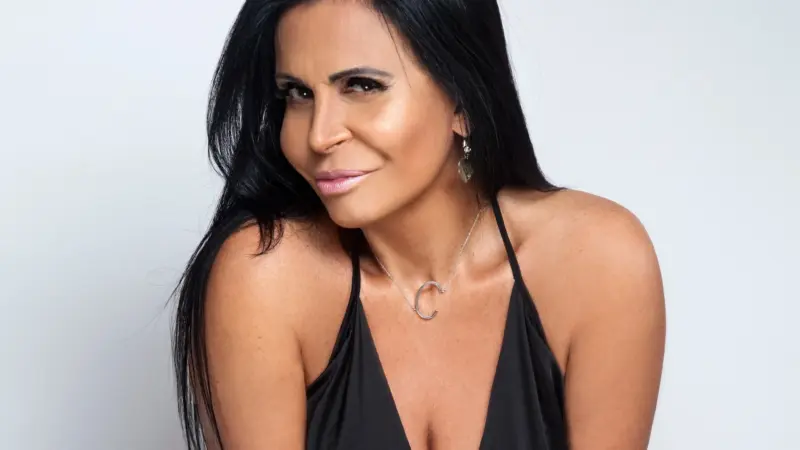 Gretchen participa de edição ao vivo do podcast g1 Ouviu Ao Vivo