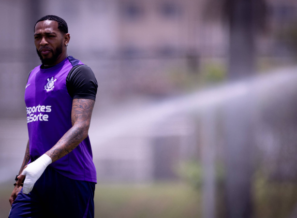 Martínez quita pendências na Venezuela e se prepara para retornar ao Corinthians