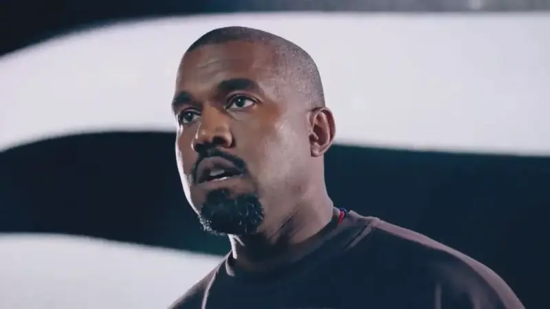 Kanye West nega uso comercial de retratação e cita “remorso profundo” por apologia ao nazismo