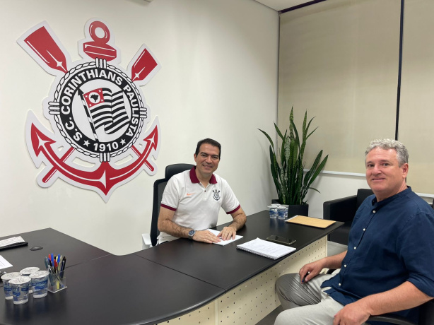 Corinthians promove encontro entre executivos para aproximar base e profissional