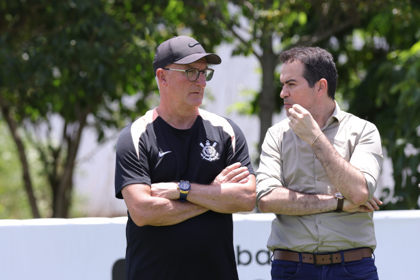 Dorival Júnior confirma interesse em Kaio César e Pedro Milans e destaca criatividade na janela
