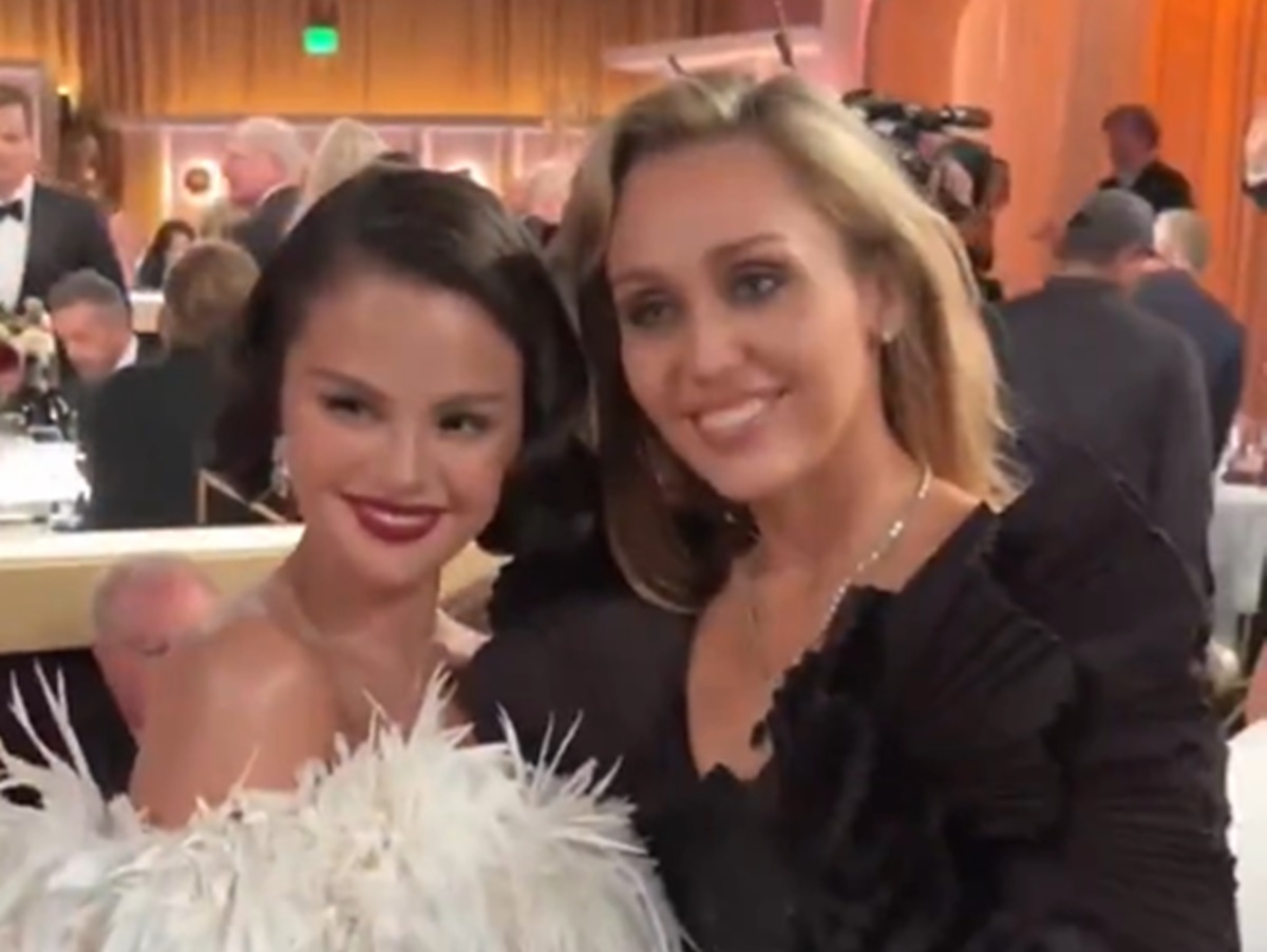 Miley Cyrus e Selena Gomez se reencontram no tapete vermelho do Globo de Ouro 2026