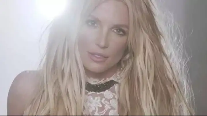 Britney Spears prevê retorno aos palcos com o filho em breve