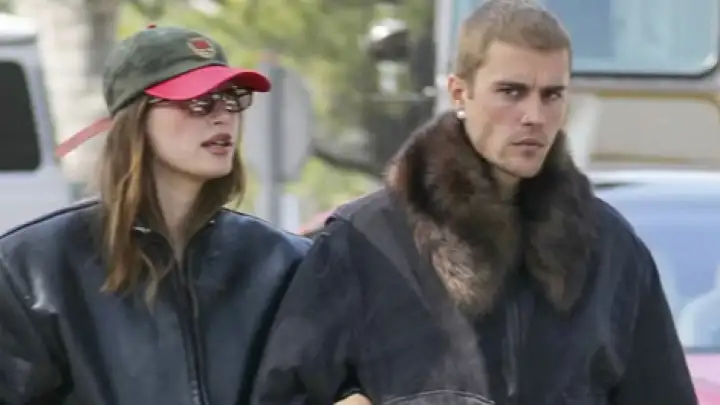 Hailey e Justin Bieber notificam TikToker por acusações de casamento abusivo