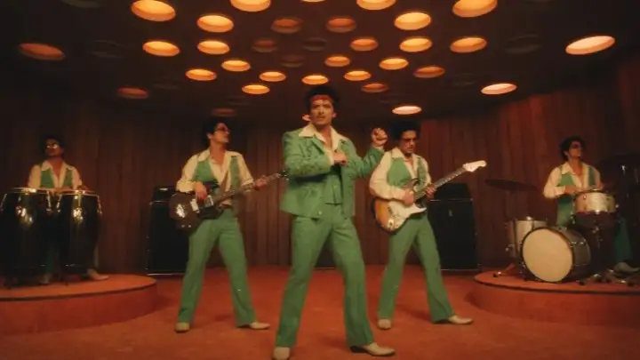 Bruno Mars permanece no topo da Billboard Hot 100 com “I Just Might”