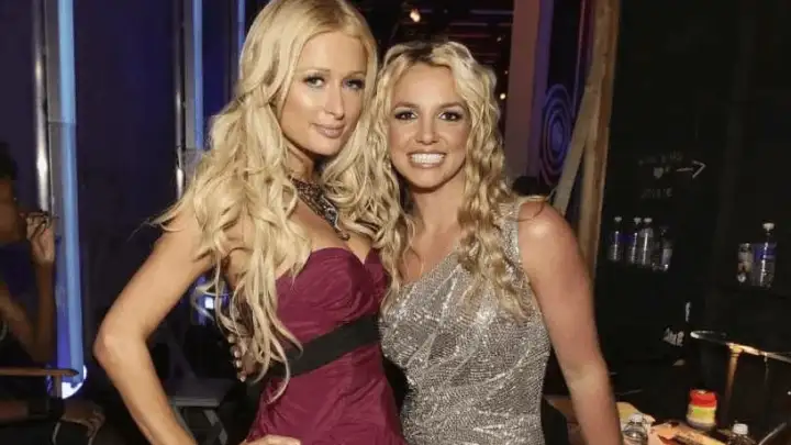 Paris Hilton destaca vínculo com Britney Spears pelas difíceis realidades da fama