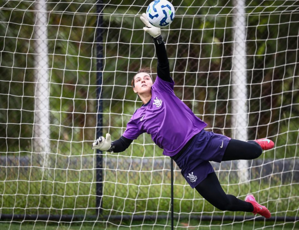 Goleira do Corinthians destaca ansiedade pelo Mundial Feminino e prevê duelos equilibrados