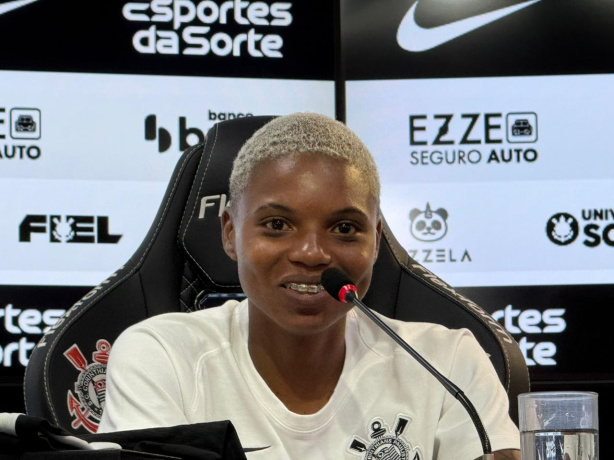Rhaizza destaca amadurecimento e reforça responsabilidade de vestir o manto do Corinthians
