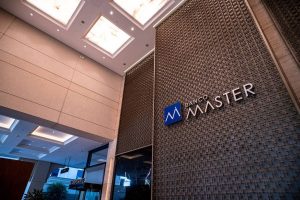 Médica processa Banco Master por R$ 307 mil após liquidação