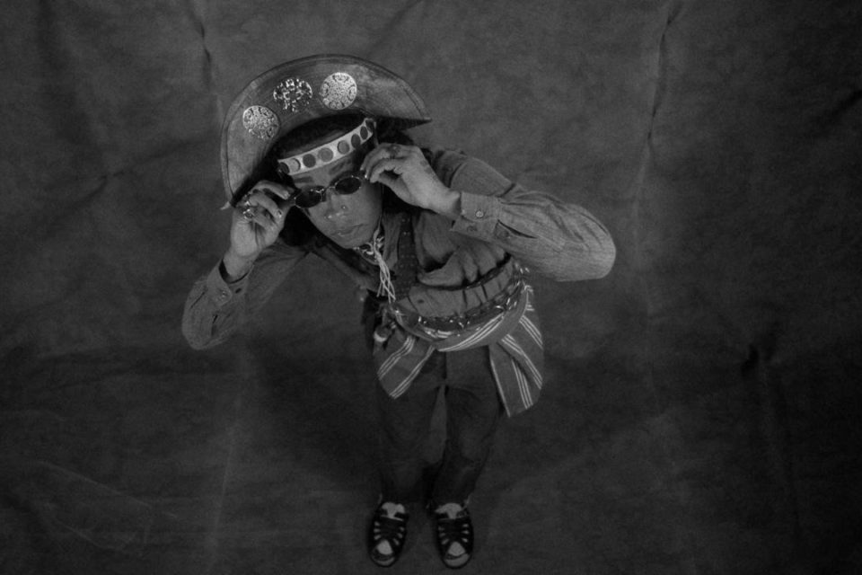 Mago de Tarso divulga single “Parasita” e mescla baião e trap em crítica à fama