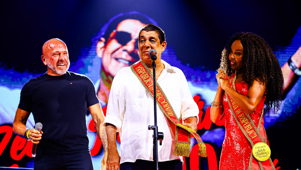 Zeca Pagodinho assume presidência simbólica da “República do Pagodinho” em show de 40 anos