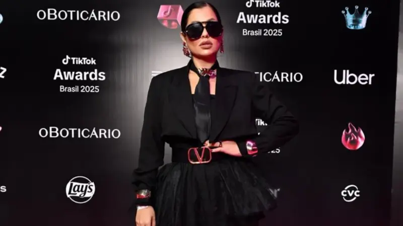 MC Mari se firma como destaque da música urbana com sucesso em redes sociais e palcos