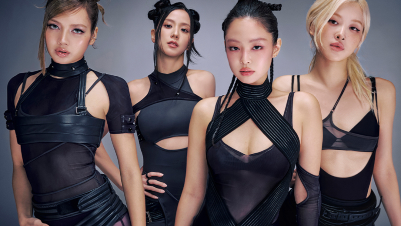 BLACKPINK lança álbum “DEADLINE” com single “GO” em parceria com Chris Martin