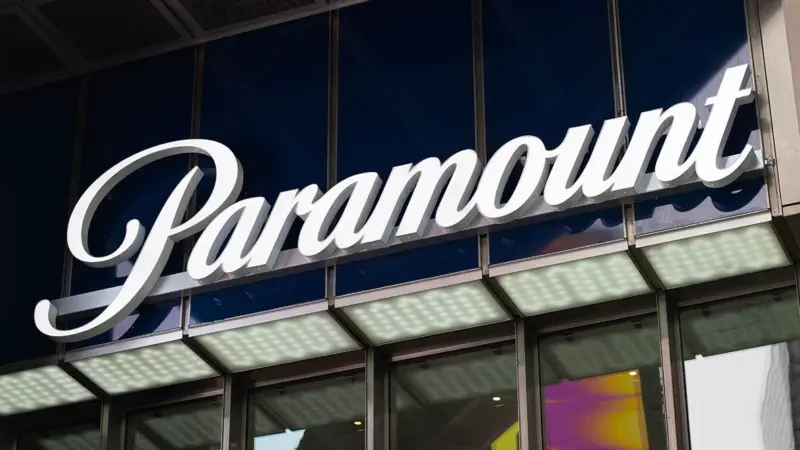 Paramount sobe ao topo e supera Netflix na disputa pela Warner Bros. Discovery