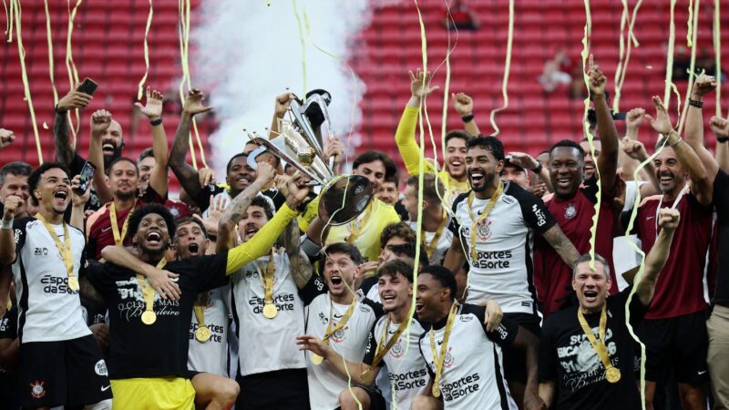Corinthians é bicampeão da Supercopa Rei ao bater o Flamengo