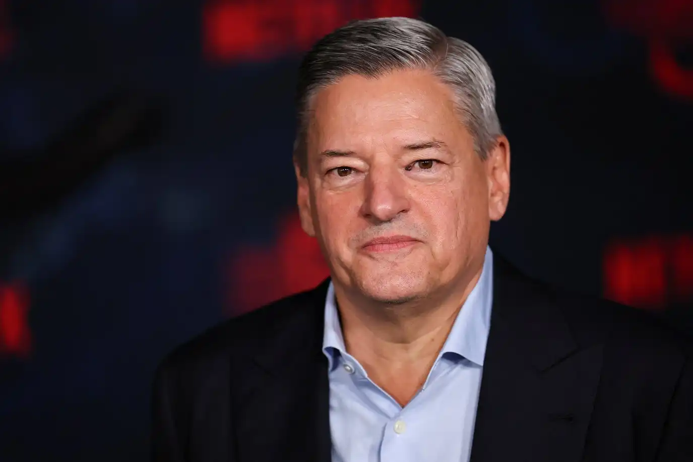 Netflix desiste de disputar aquisição da Warner; ações sobem 10%