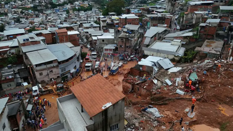 Quando o seguro indeniza danos por enchente — e quando não