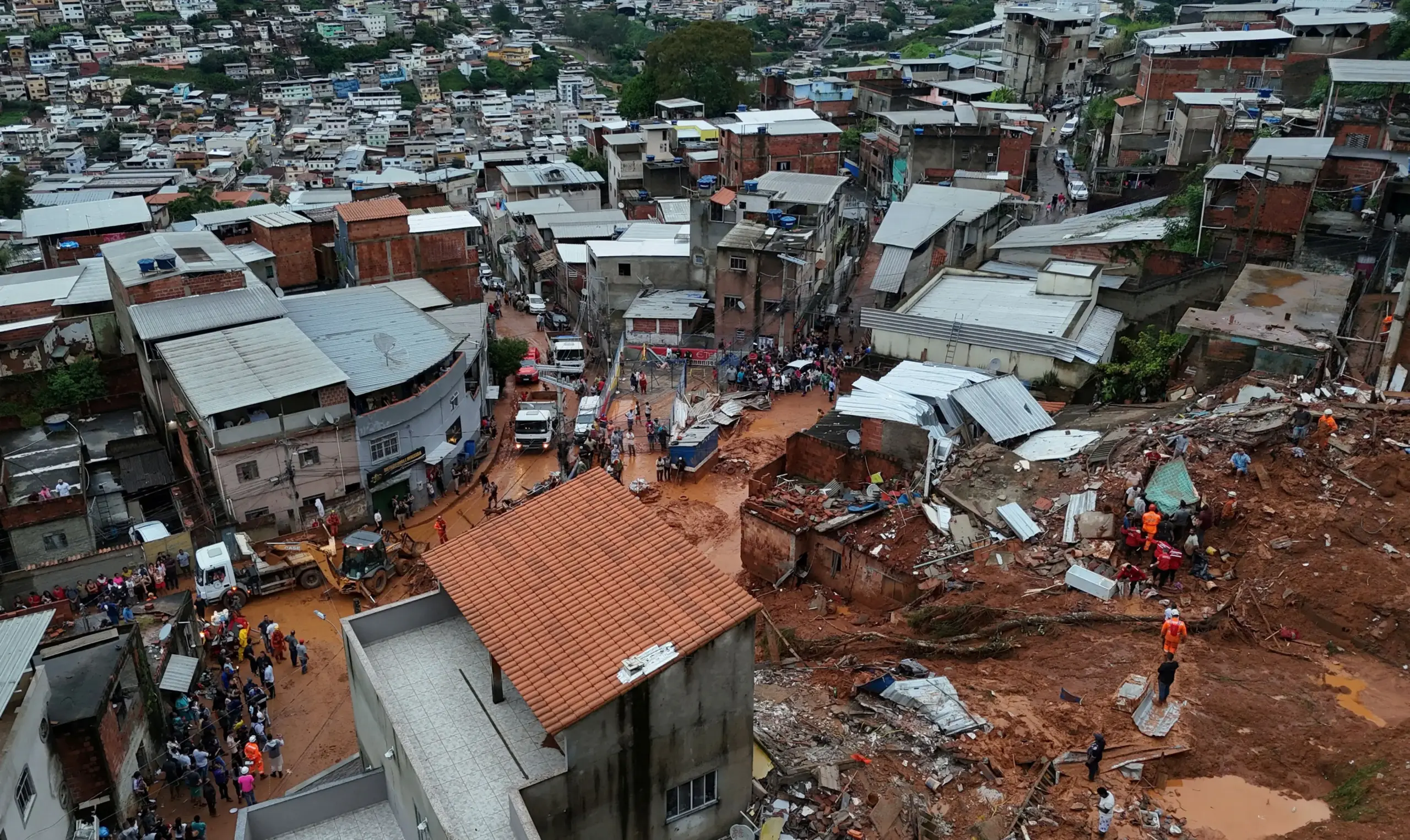 Quando o seguro indeniza danos por enchente — e quando não
