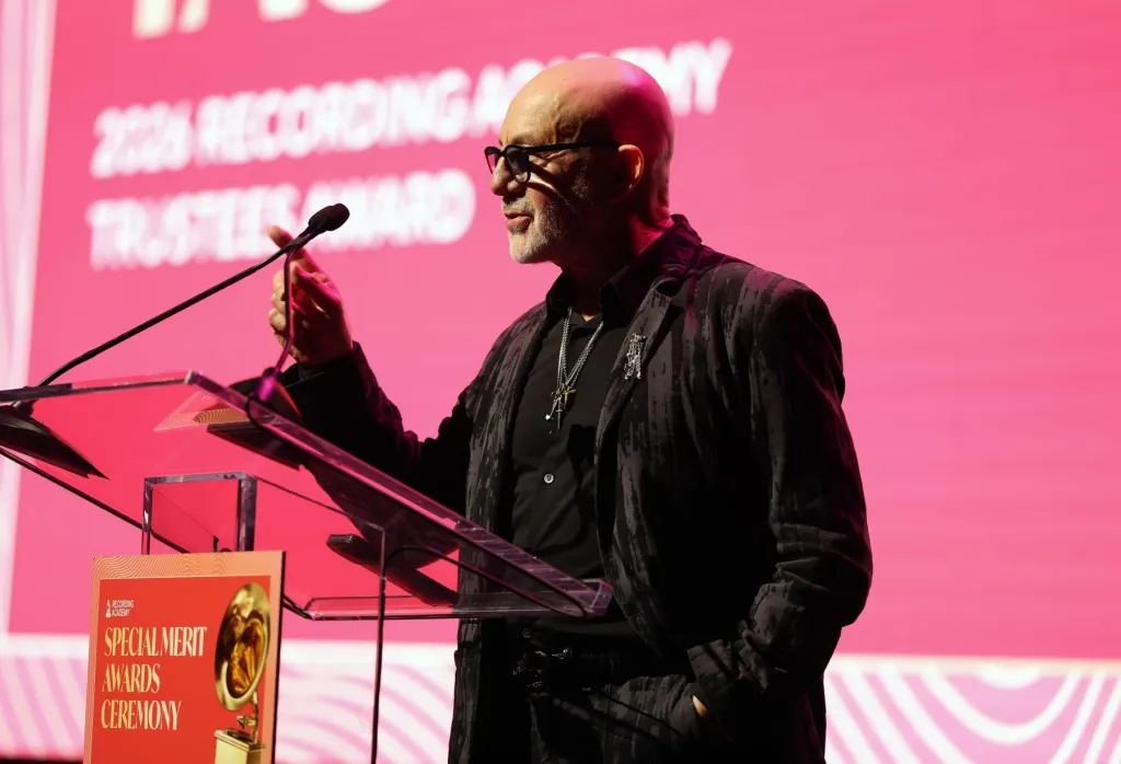 Bernie Taupin aceita Grammy Trustees Award e compartilha 10 dicas para compositores