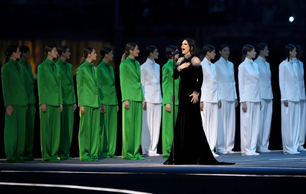 Veja como laura pausini sings at opening ceremony of 2026 winter olympics & more uplifting moments in latin music